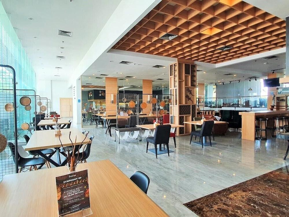 Batiqa Hotel & Apartments Karawang Eksteriør bilde