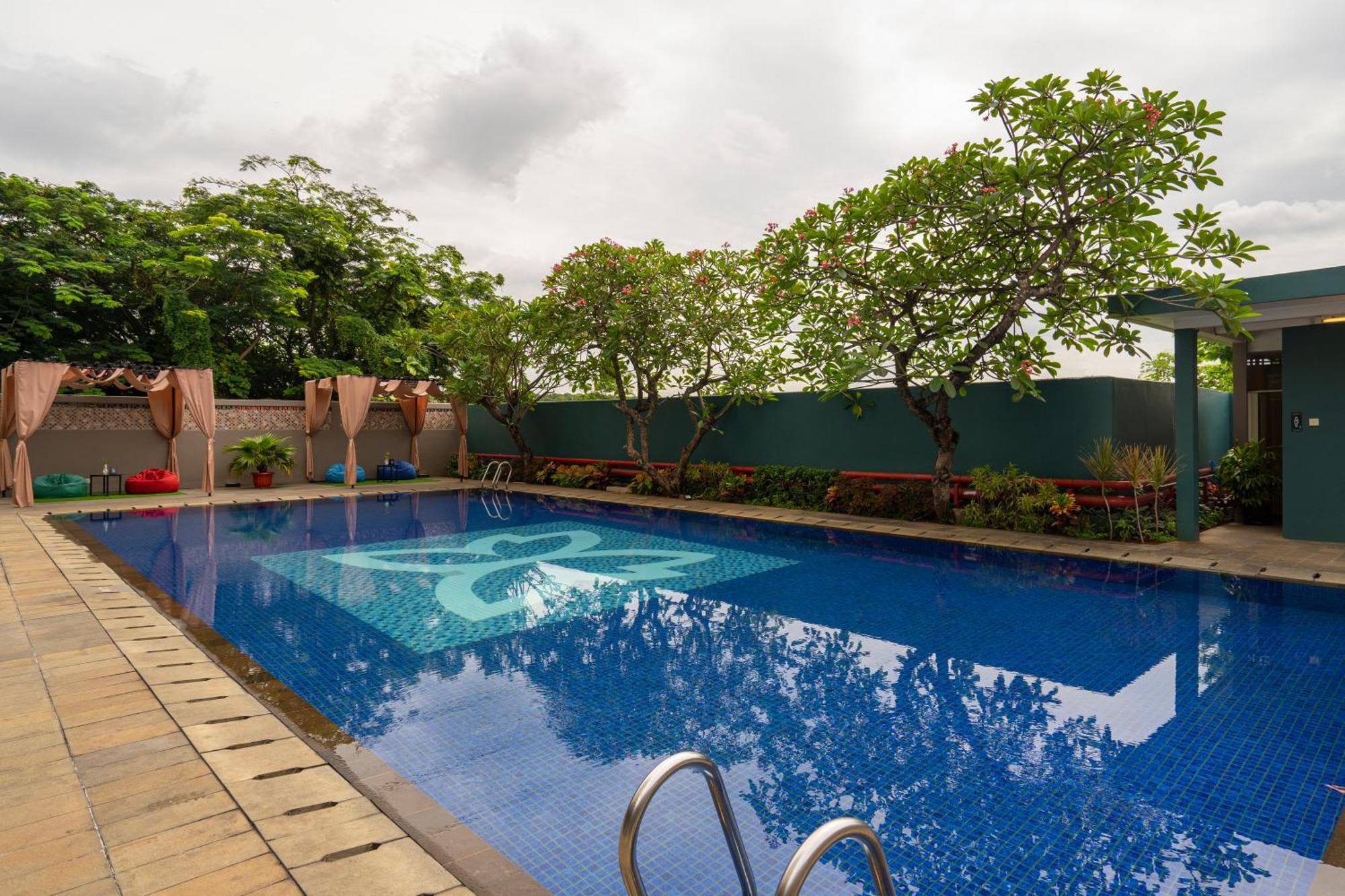 Batiqa Hotel & Apartments Karawang Eksteriør bilde