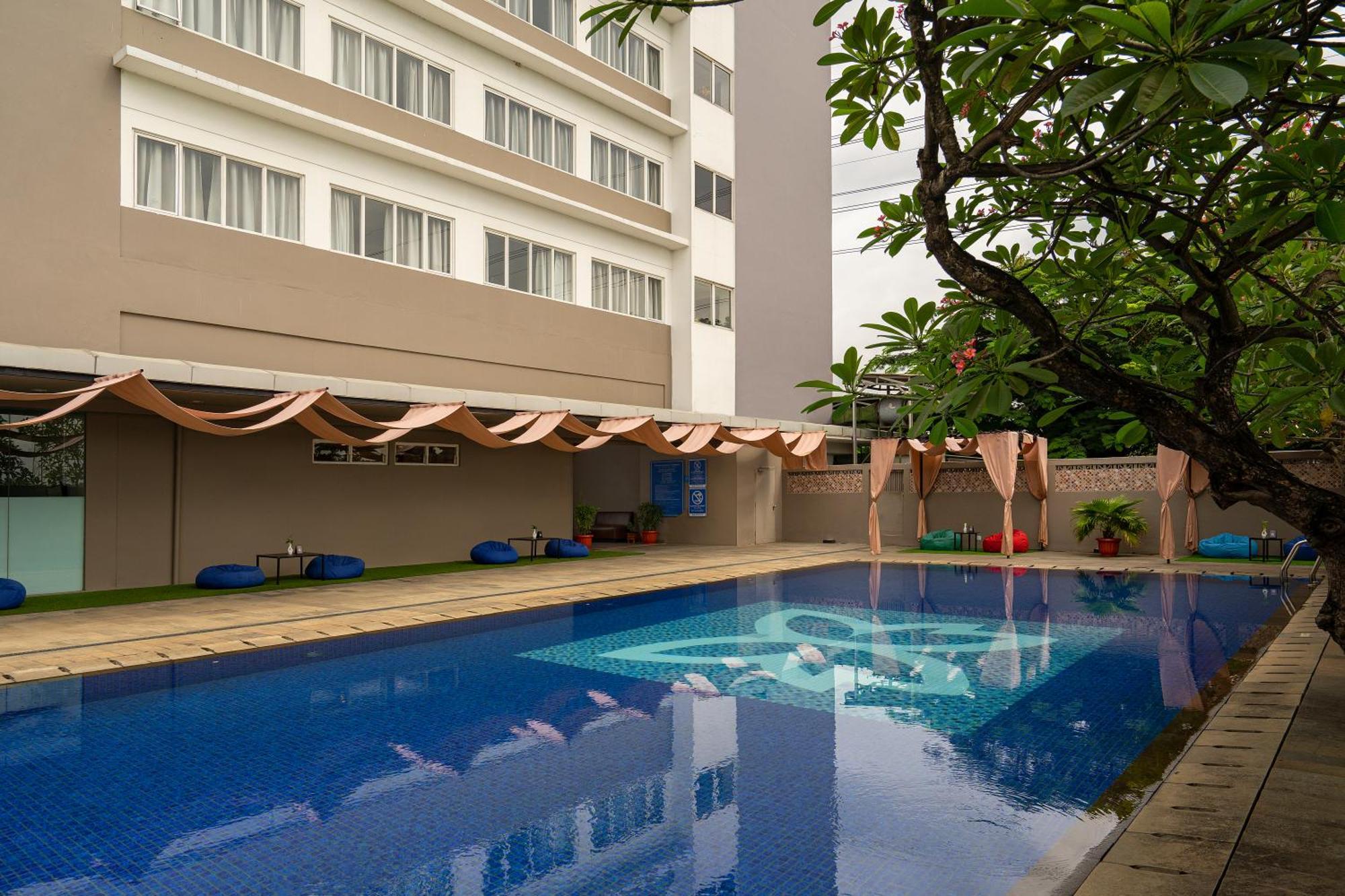 Batiqa Hotel & Apartments Karawang Eksteriør bilde