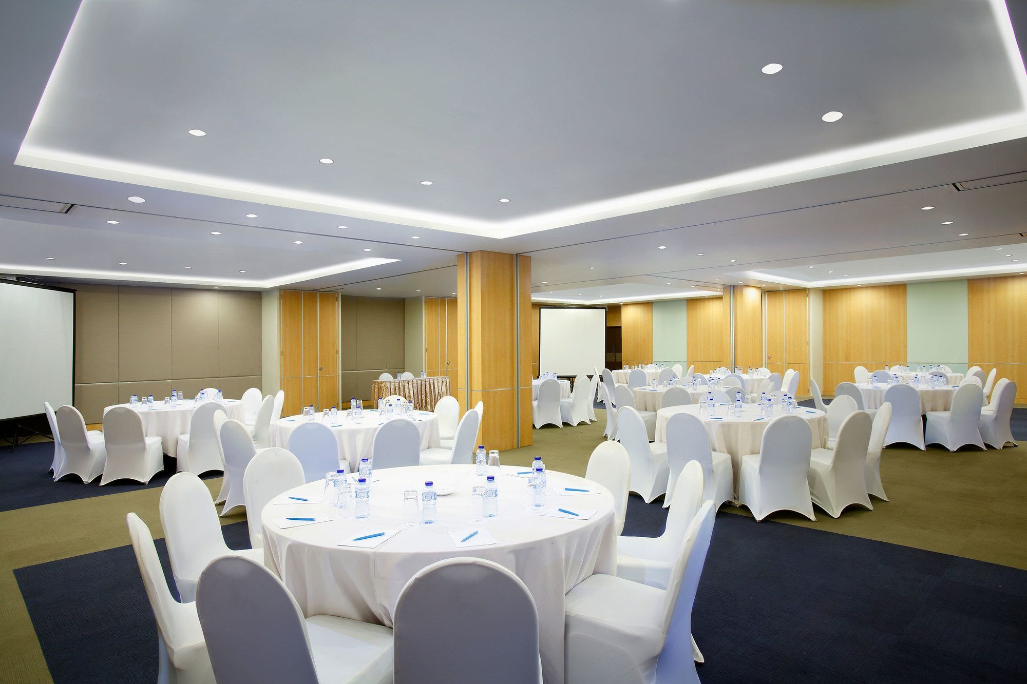 Batiqa Hotel & Apartments Karawang Eksteriør bilde